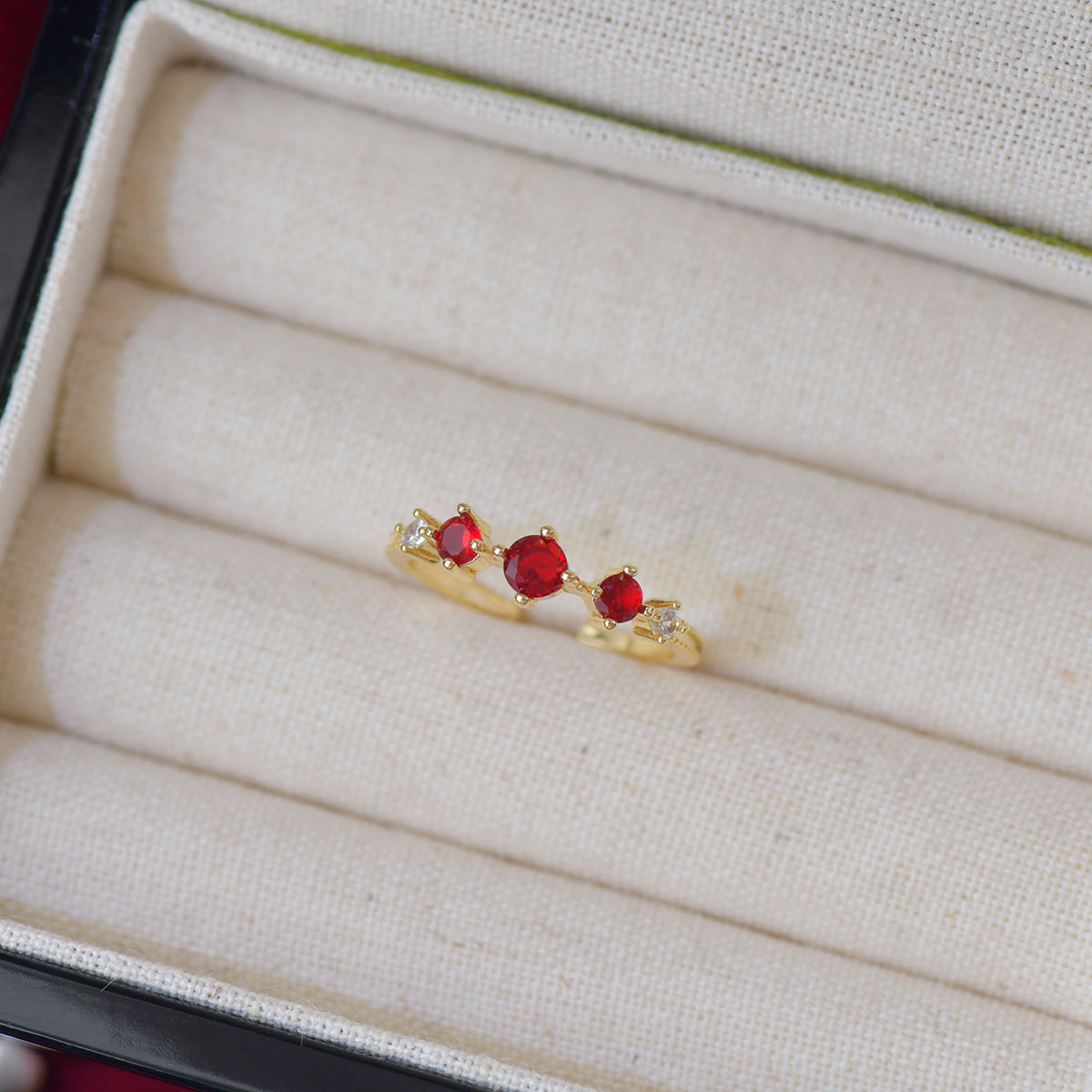 Horse-eye Olive Green Zircon Heavy Industry Stylish Open Ring Women's Red