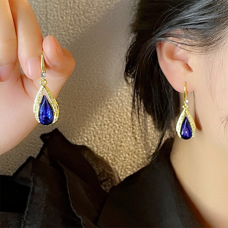 New Delicate Ear Hooks With A Sophisticated Vibe For Women